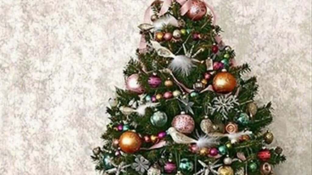 10 Stunningly Unique Decorated Christmas Tree Ideas to Transform Your Holiday Home!
