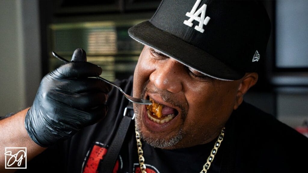 “5 Irresistible Reasons to Indulge in Smothered Chicken and Gravy Tonight!”