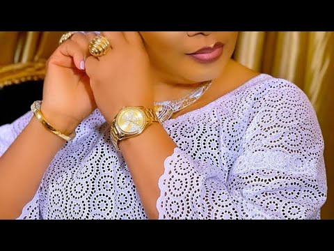 Top 10 Magnificent Asoebi Styles: Unveil the Latest Lace & Ankara Trends for Elegant, Classy African Fashion!