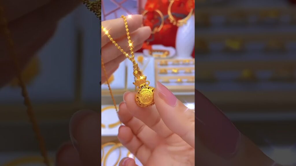 7 Essential Pendant Fashion Accessories Every Exquisite Woman Must Have!