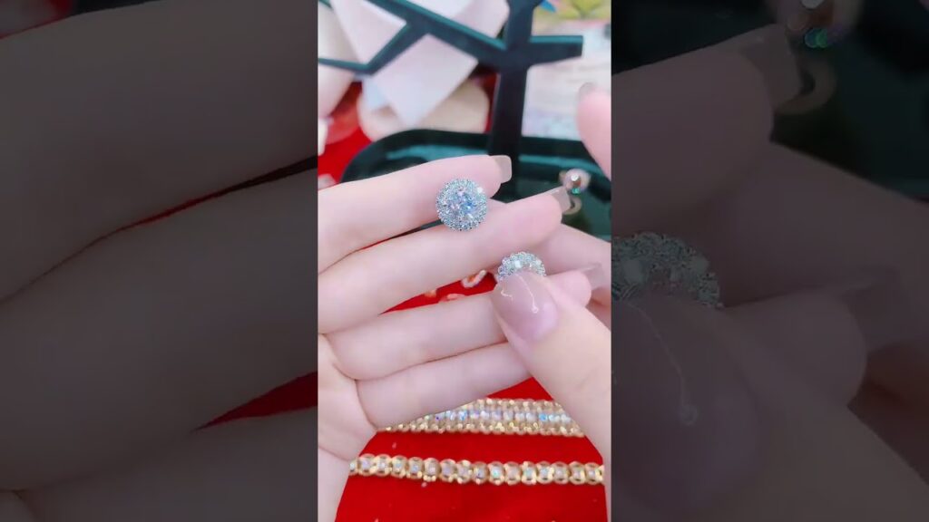 10 Cách Tỏa Sáng Với Trang Sức & Phụ Kiện Thời Trang Quyền Năng