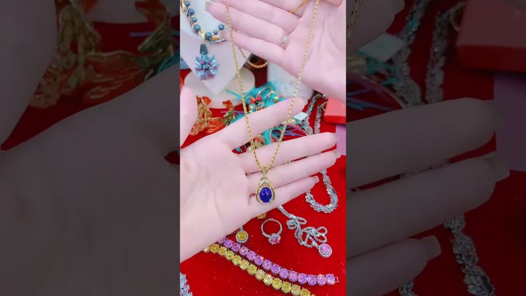 10 Đồ Trang Sức & Phụ Kiện Thời Trang Đỉnh Cao Khẳng Định Phong Cách Của Bạn!